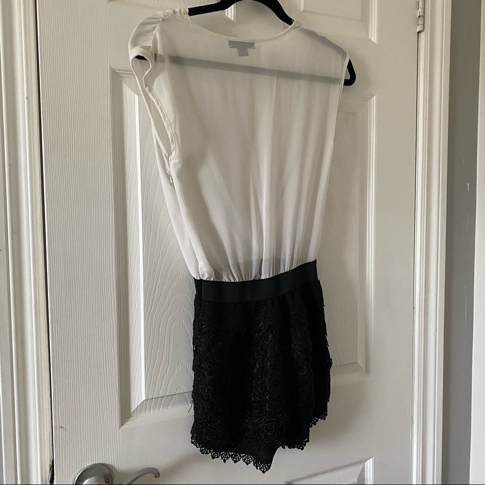 Beautiful romper - Picture 3 of 3